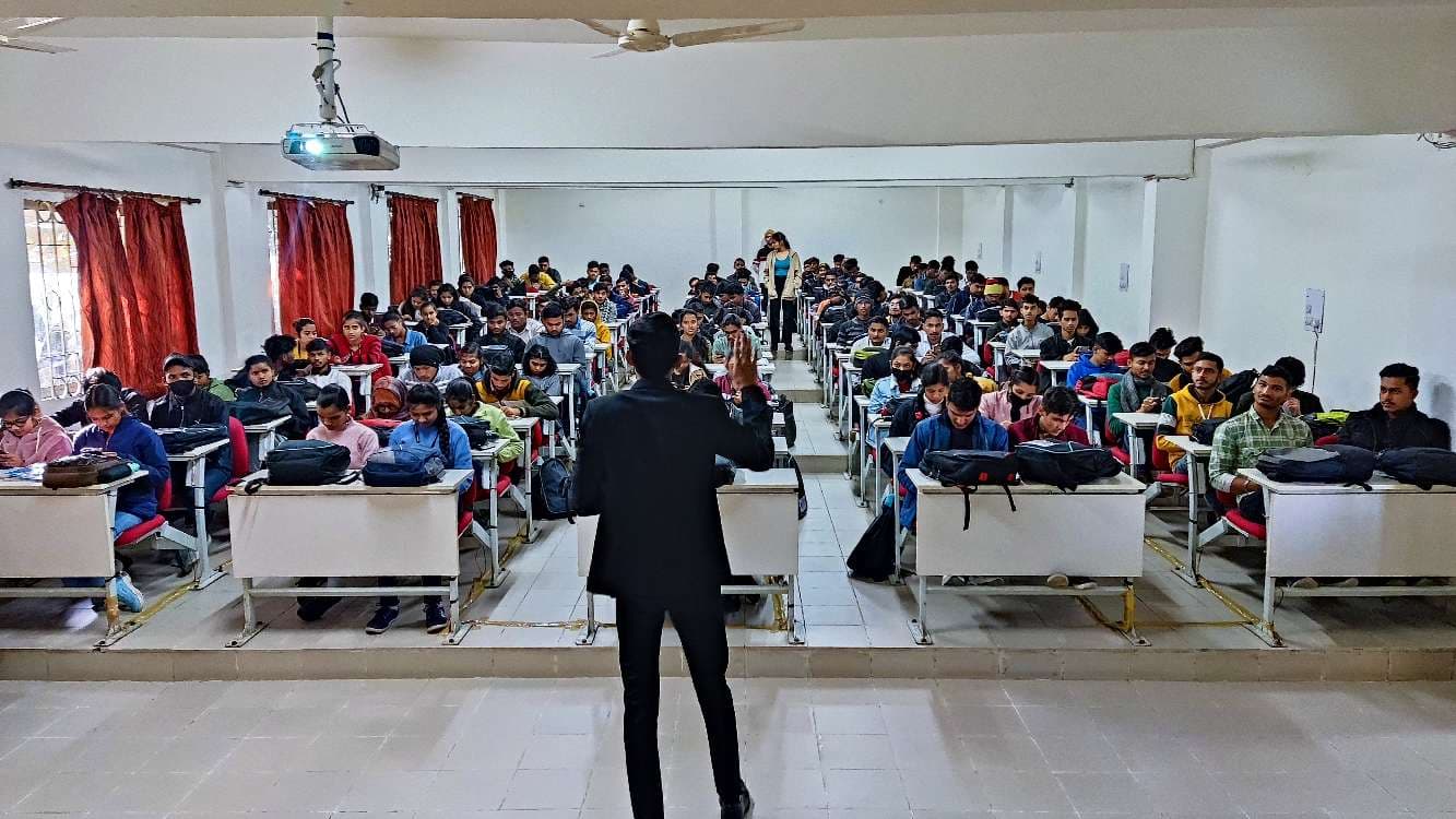 15+ In-Person & 20+ Virtual Sessions 15+ In-Person & 20+ Virtual Sessions - Achievement image showing Conducted over 15 hands-on in-person sessions and 20+ virtual sessions, unraveling the wonders of technology. A journey of knowledge sharing and virtual exploration. #TechSessions #VirtualLearning π₯οΈπ§